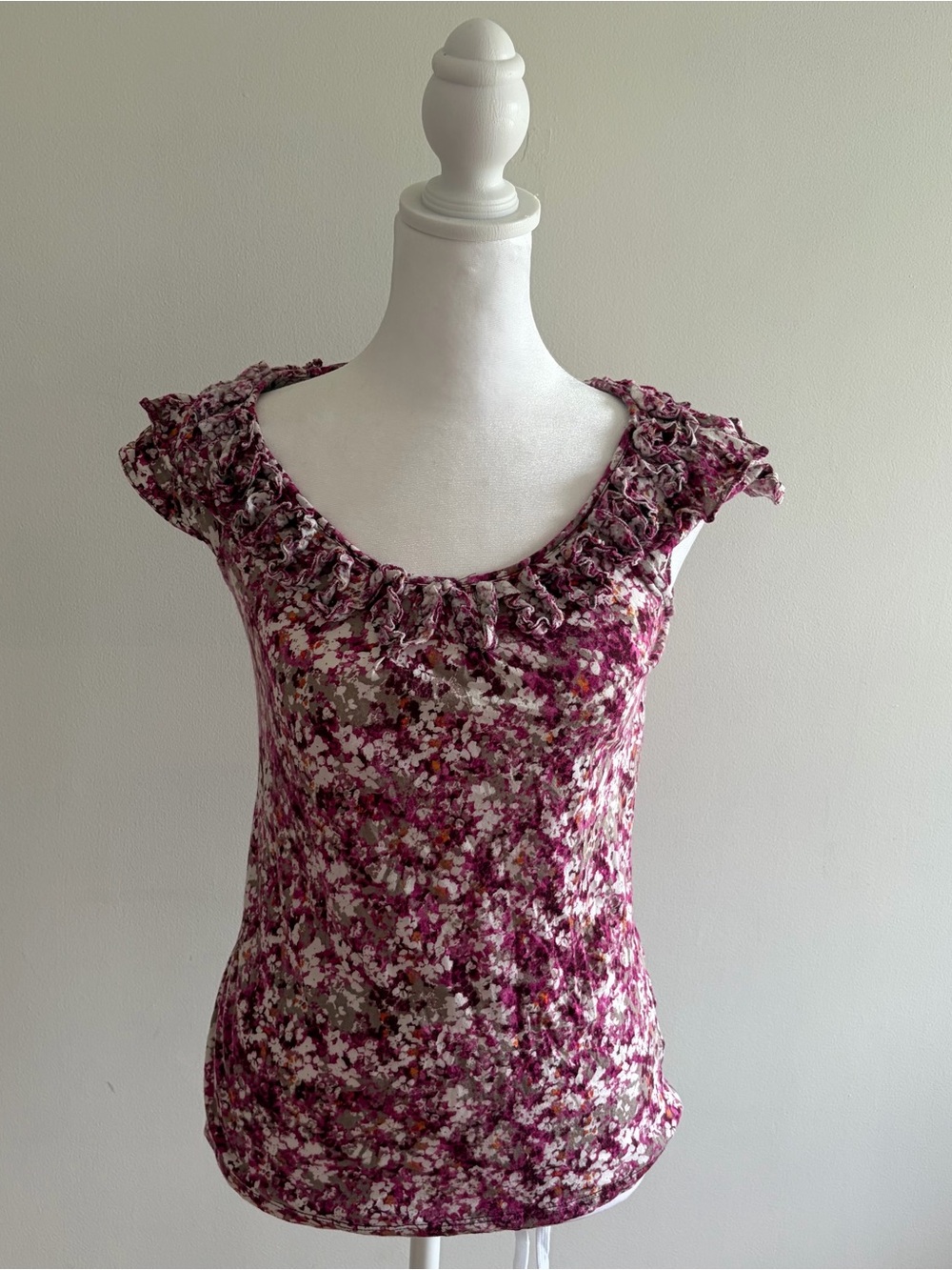 ELLE Floral Ruffle Scoop Neck Women's Top